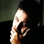 دانلود آهنگ میترسم دلت چهار فصلو واسم زمستون کنه محسن چاوشی
